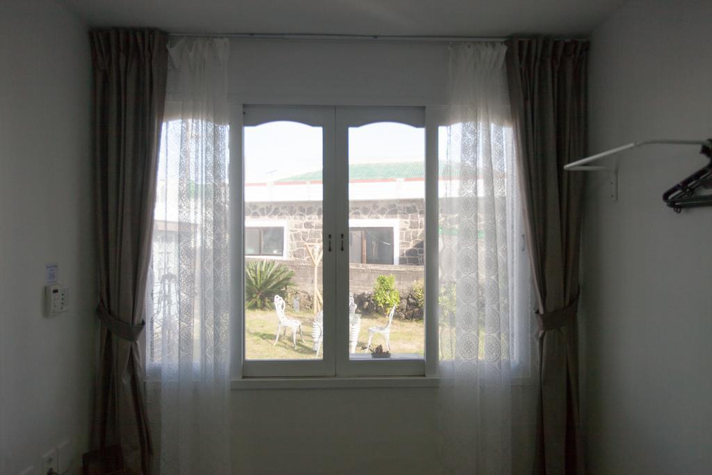 Choonhee Pension Jeju Exterior foto