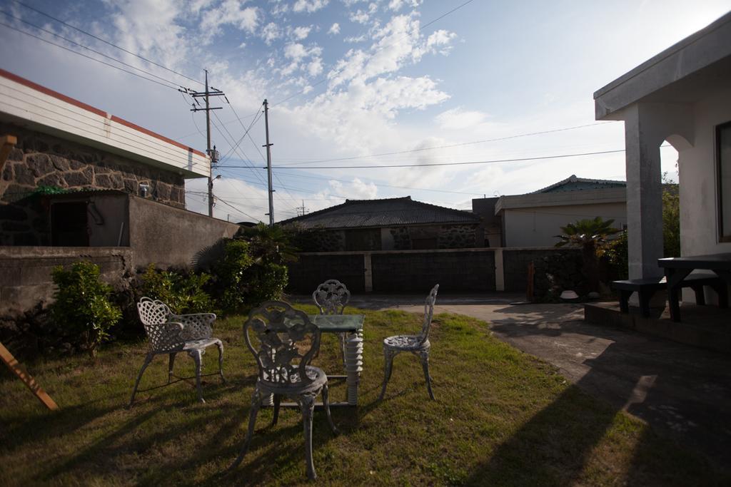 Choonhee Pension Jeju Exterior foto